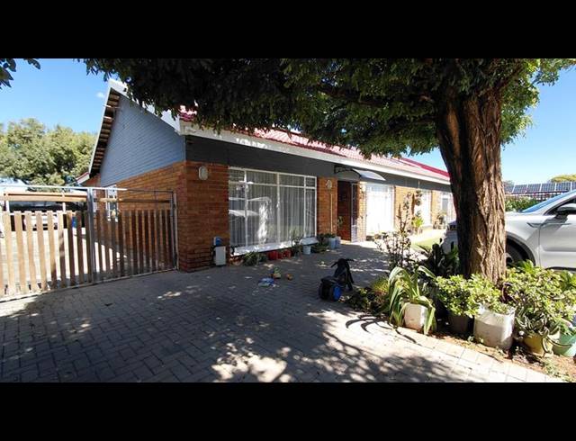 3 BEDROOM HOUSE FOR SALE IN LANGENHOVENPARK
